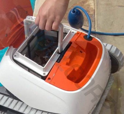 Maytronics Dolphin™ Echo Robotic Pool Cleaner